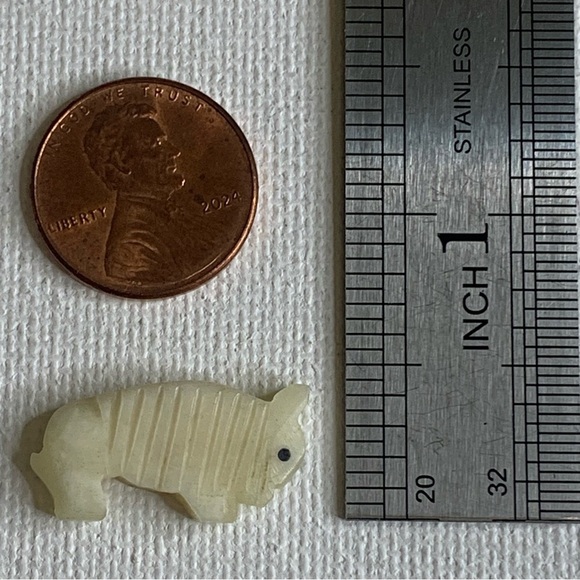 Vintage Native American Zuni Hand Carved Buffalo Fetish Bead Drilled Animal 1" - Picture 11 of 15